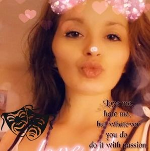 Meet your Posher, Roxanna